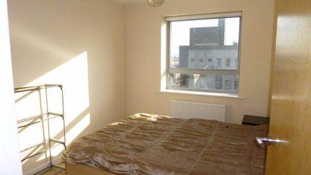 2 bedroom flat to rent - Photo 4