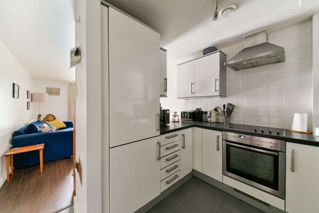 Beautiful two bedroom apartment at the head of the Kingsland Basin. - Photo 4