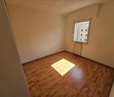 2 pièces - 61,79 m² - 5ème étage - Colocation non autorisée - Photo 3