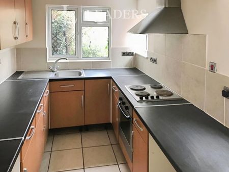 3 bedroom detached house to rent - Photo 3