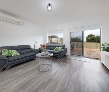 FAMILY HOME AWAITS - PRIME LOCATION & MODERN COMFORT - Photo 6