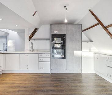 2 bedroom penthouse to rent - Photo 3