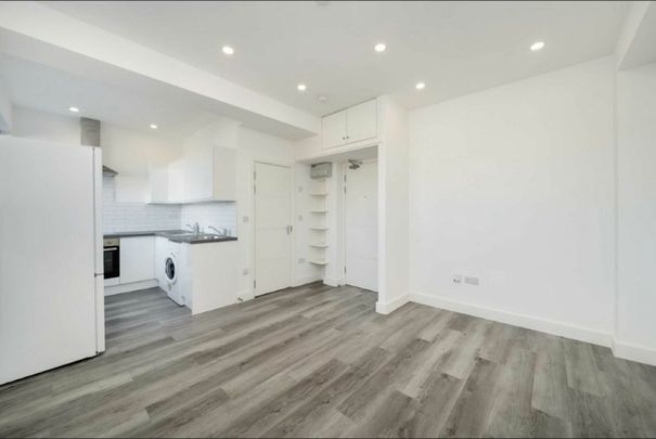 Stamford Hill - Photo 1