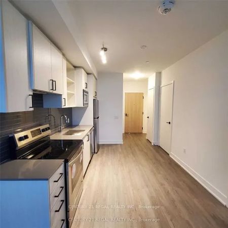 60 George Butchart Drive #722 - Photo 3