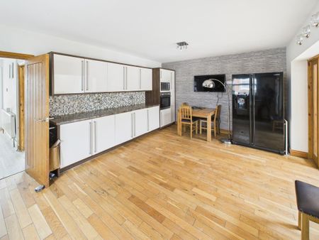 3 bedroom semi-detached house to rent - Photo 4