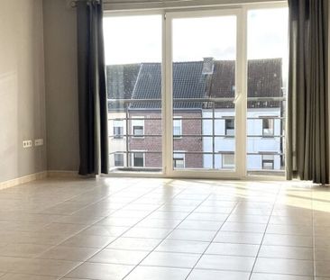 Appartement te huur in Denderleeuw voor € 750 met 2 slaapkamers - Photo 2