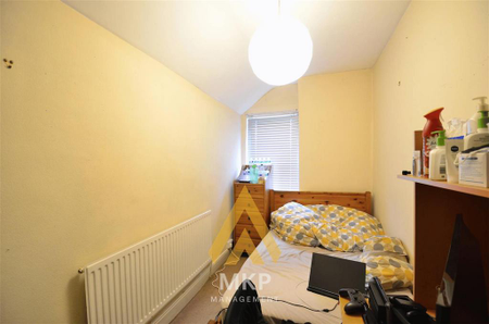 3 bedroom terraced house to rent - Photo 5