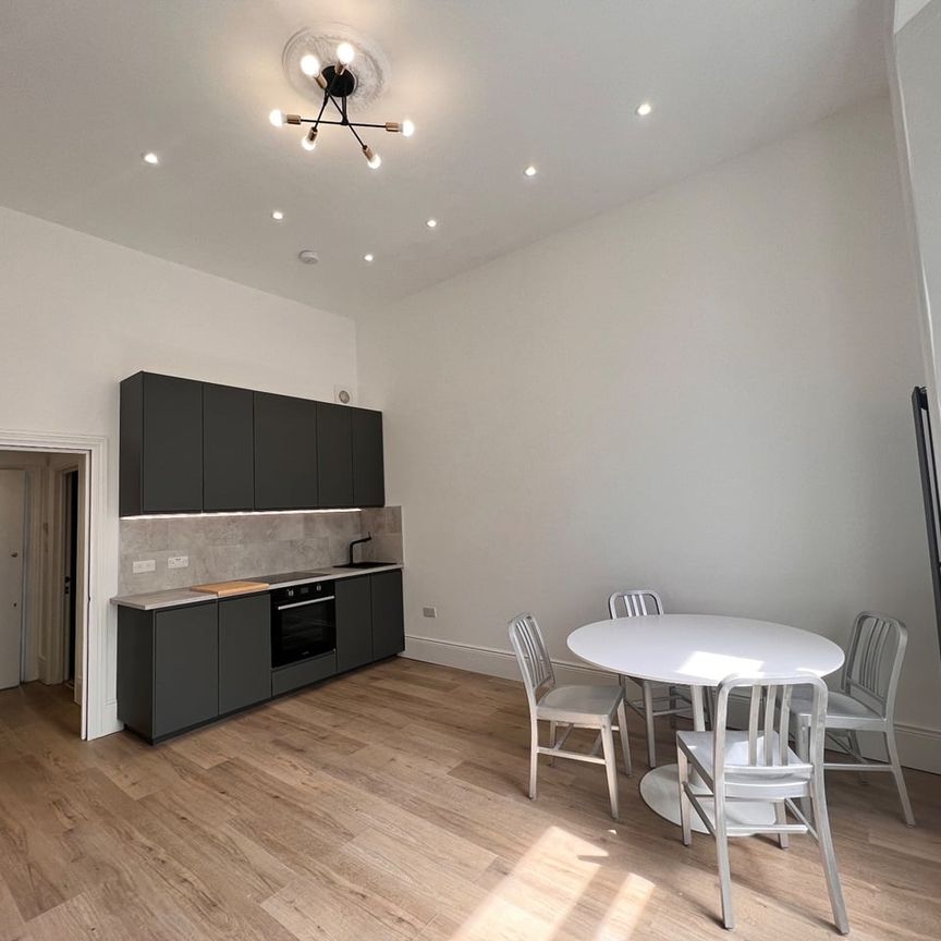 1 Bed Flat, Gloucester Terrace, W2 - Photo 1
