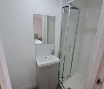 En-Suite Room, Ridgeway Street, Belfast, BT9 5FB - Photo 5