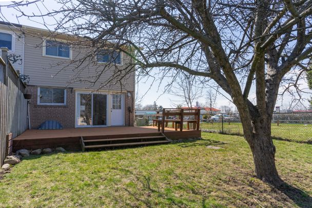 For Lease - 728 Krosno Boulevard, Pickering, Ontario - Photo 1