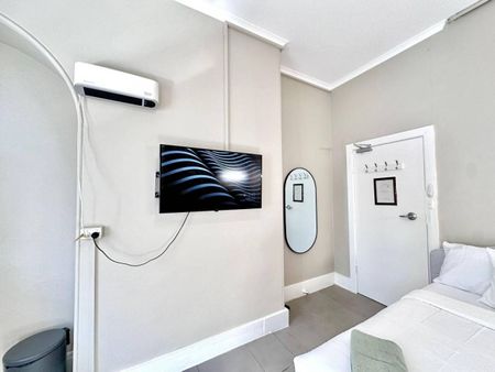 Ensuite Room for Rent in the Heart of Oxford Street - Photo 4