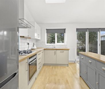 3 bedroom detached house to rent - Photo 2