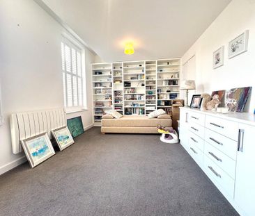 2 bedroom flat to rent - Photo 2