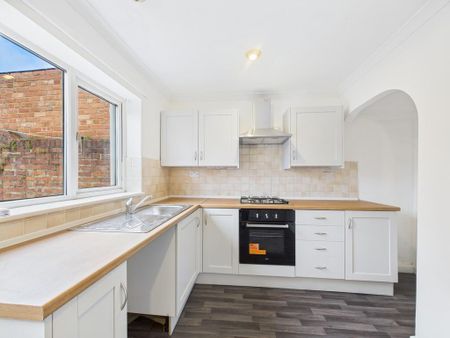 2 bedroom end of terrace house to rent - Photo 4