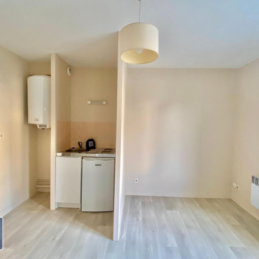Location Appartement 1 pièce 18m² JOUE LES TOURS 37300 - Photo 2