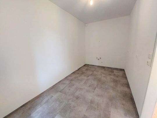 WIR RENOVIEREN FÜR SIE! Erdgeschoß- Wohnung mit Terrasse - Foto 1