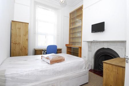 13 bedroom terraced house to rent - Photo 2