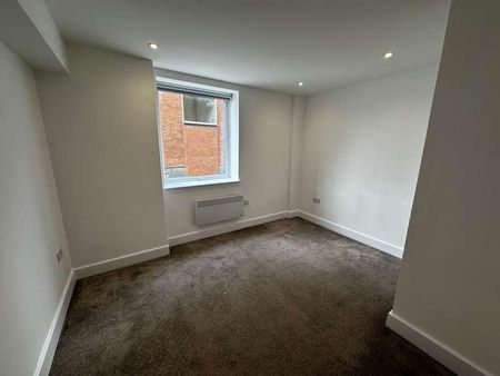 Crown House, Banbury Town Centre, OX16 - Photo 5