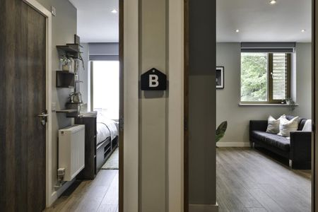 1 bedroom in a flat share to rent - Photo 5