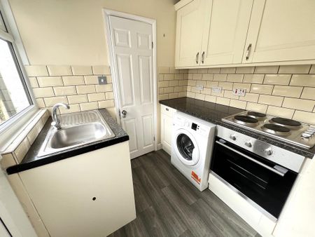 2 bedroom terraced house to rent - Photo 5