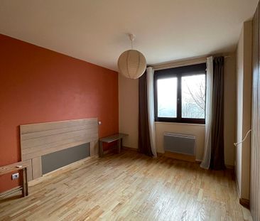 Location Appartement 3 pièces 73m² - Photo 3