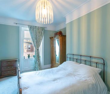 4 bedroom terraced house to rent - Photo 3