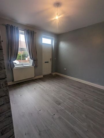 3 bedroom end of terrace house to rent - Photo 2