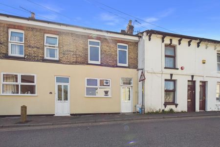 2 bedroom terraced house to rent - Photo 3
