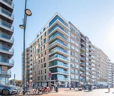 Luxe aan de Zeedijk: Prachtig 2-Slaapkamer Hoekappartement in Blank... - Photo 1