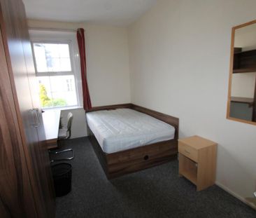 5 bedroom flat to rent - Photo 2