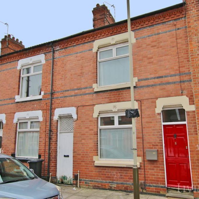 4 bedroom terraced house to rent - Photo 1