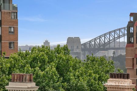 STUNNING RECENTLY RENOVATED STUDIO APARTMENT | Unfurnished - Photo 5