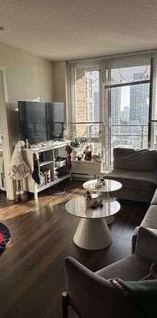 Taylor Swift Concert - Downtown (Yaletown) Apartment Available - Photo 1