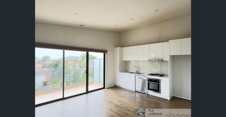 Modern Townhouse In Great Location - Photo 4