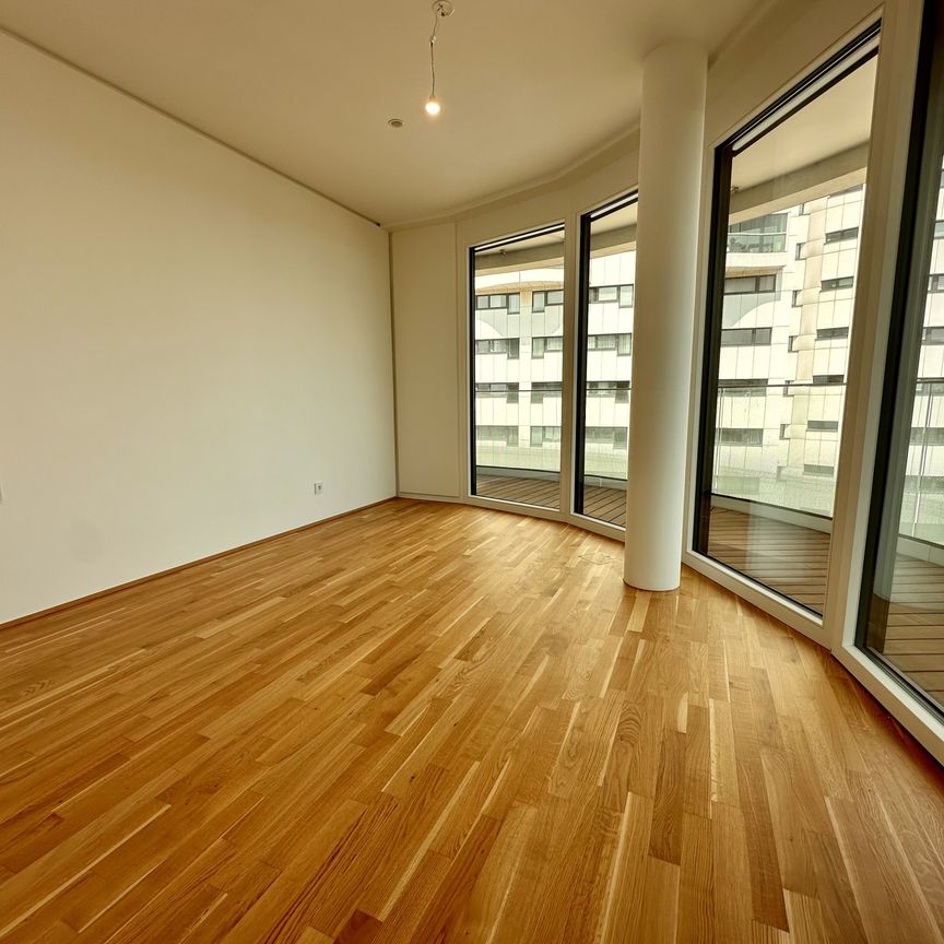 Stunning apartment with a large balcony on the 2nd floor! - Photo 1