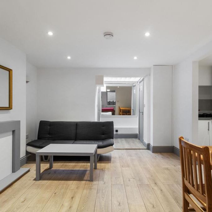 1 bedroom flat to rent - Photo 1