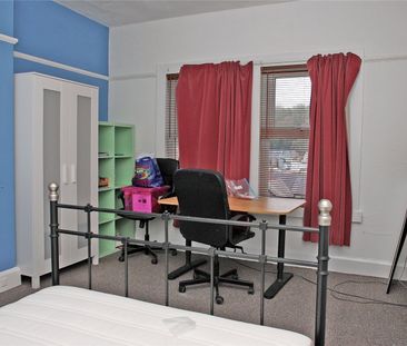 Farrar Road, Bangor, Gwynedd, LL57 - Photo 3