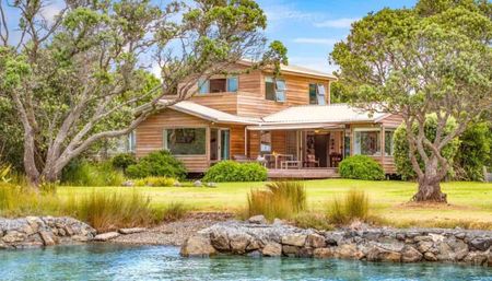 Waterfront Wonder - Photo 3