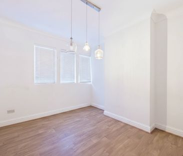 4 bedroom Flat in Farnborough Road, Farnborough - Photo 1