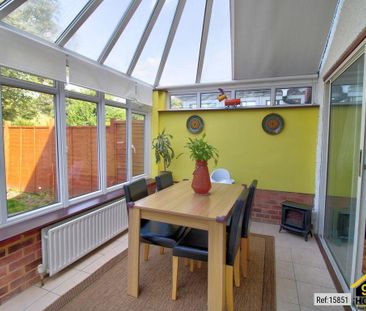 4 bedroom semi-detached house to rent - Photo 3