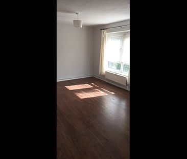 2 Bed Flat, Thornhil, SO19 - Photo 2