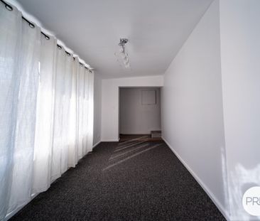 FRESHLY RENOVATED COMFORTABLE HOME - Photo 2
