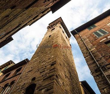 Ampio appartamento con terrazzino libero da metà marzo 2026 ! - Photo 2