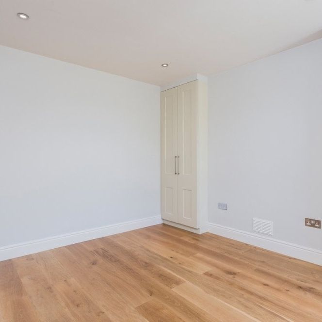 3 bedroom flat to rent - Photo 1