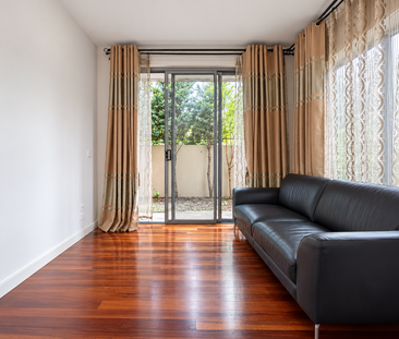 Fully Furnished Townhouse Offering Comfort and Convenience in Glenroy - Photo 1