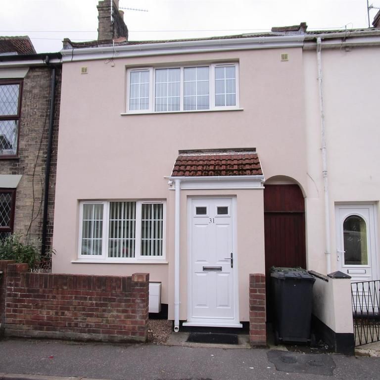 2 bedroom terraced house to rent - Photo 1