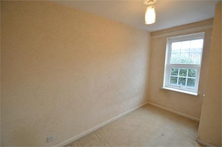 2 bedroom ground floor maisonette to rent - Photo 5