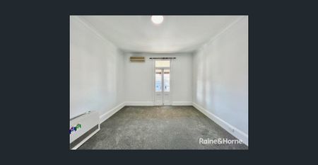 Beautifully Restored 1 Bedroom Unit In the CBD - Available 9.1.2026 - Photo 2