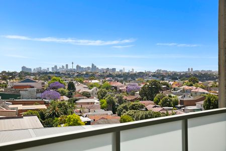 Well presented sunlite apartment with city views - Photo 3
