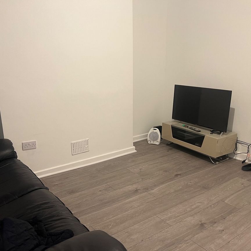 3 Bed Terraced House, Liverpool, L15 - Photo 1